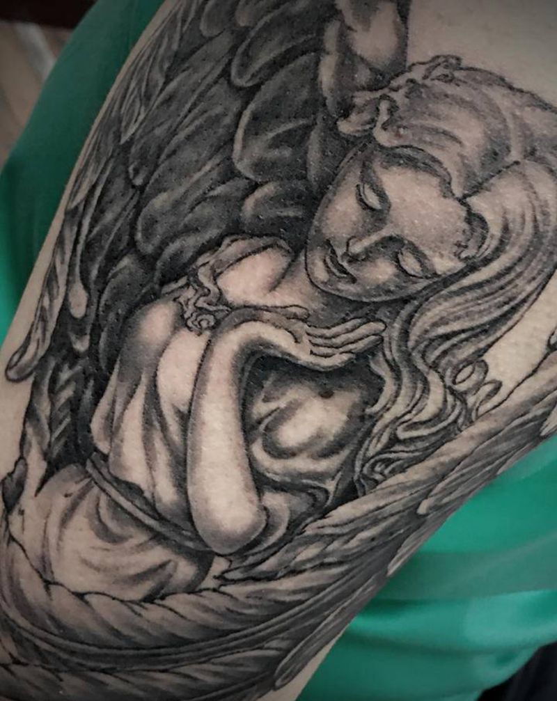天使纹身图片_腰部腿部欧美写实纹身图案