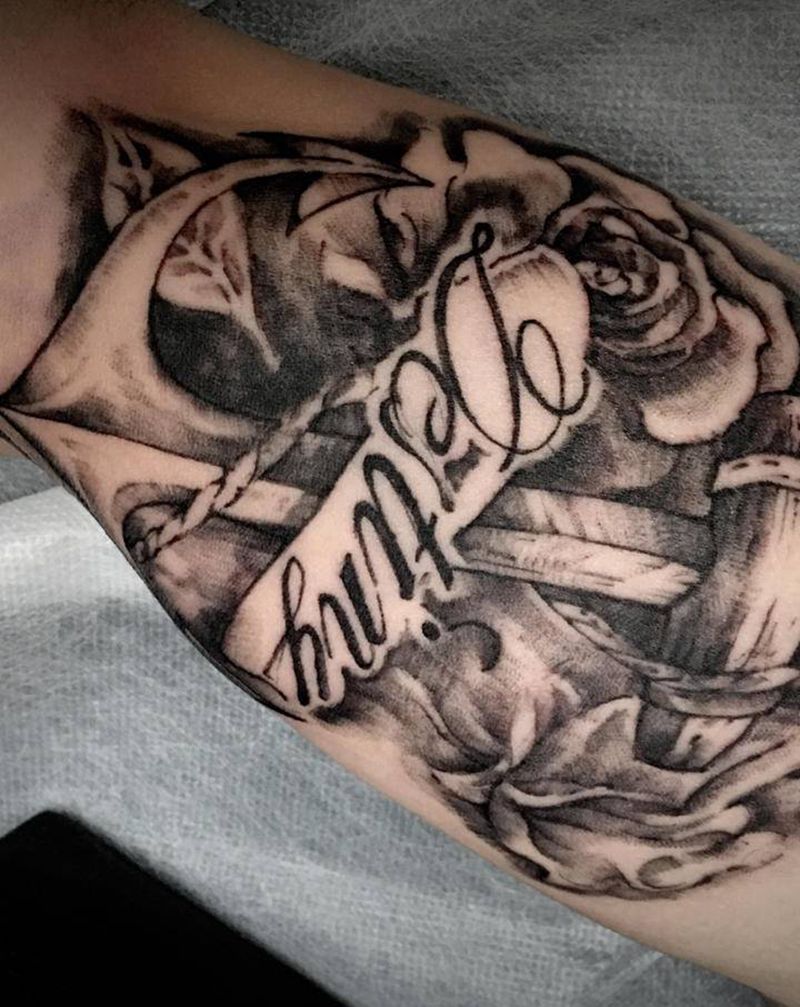 锚纹身图片_腹部腿部欧美写实点刺纹身图案