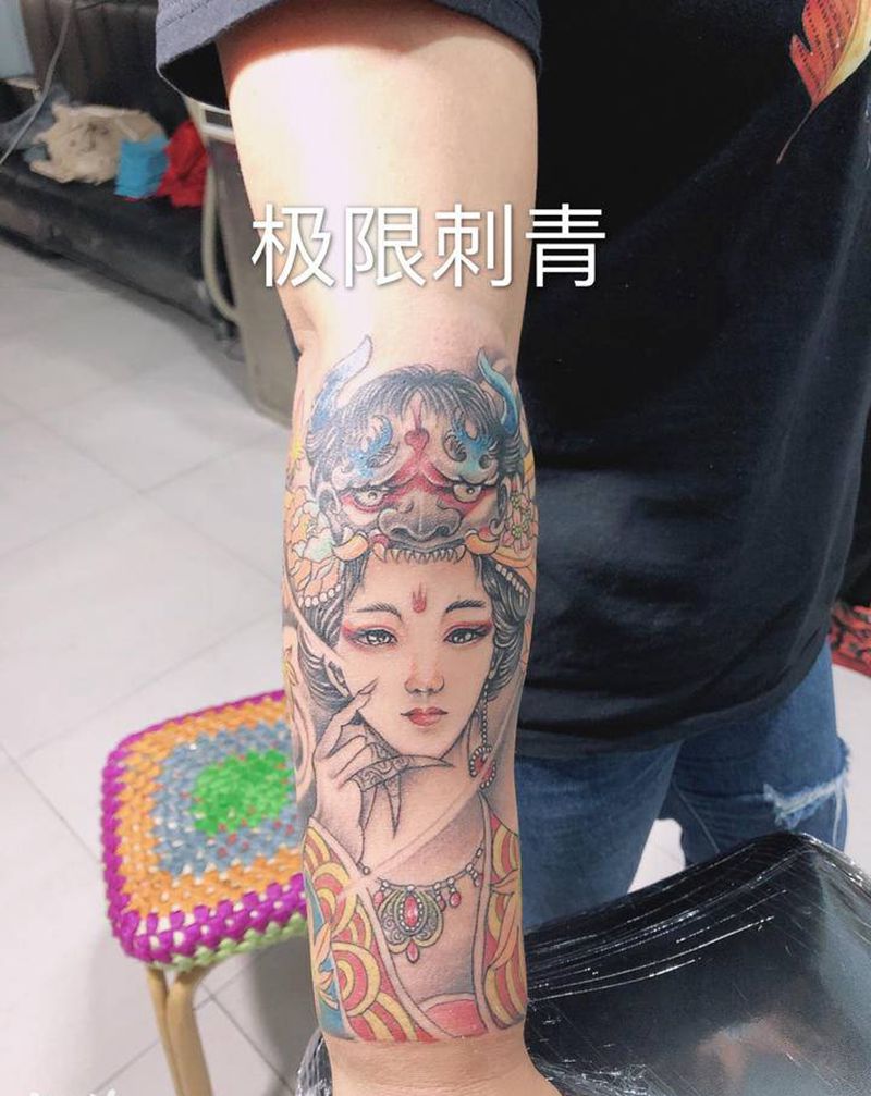 艺妓纹身图片_手臂新传统纹身图案