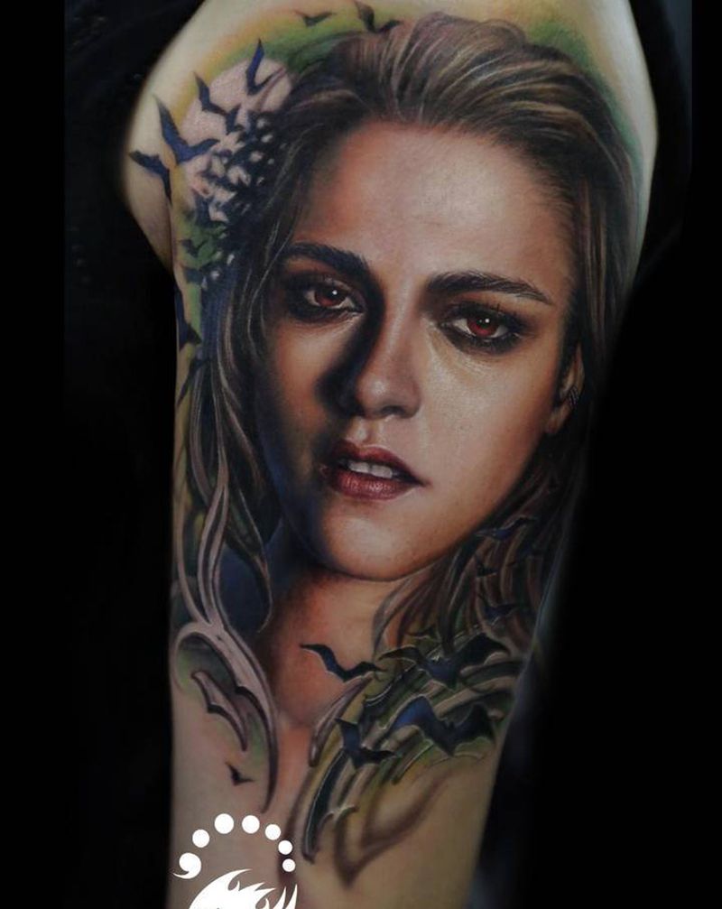 暮光之城女主纹身图片_手臂手部欧美写实New School纹身图案