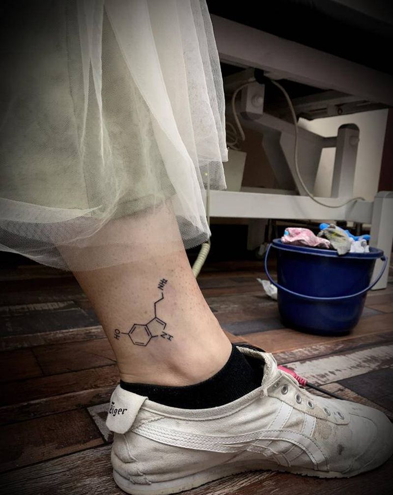 化学分子式？！纹身图片_脚部纹身图案