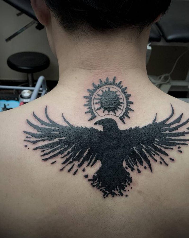 展翅纹身图片_背部纹身图案