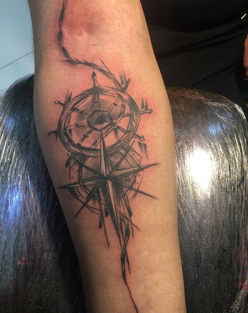 红纹身图片_手臂纹身图案