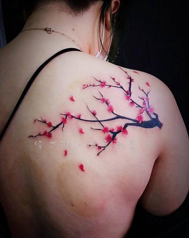 梅花纹身图片_肩部纹身图案