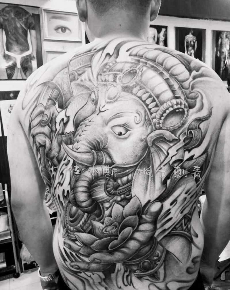 象神纹身图片_背部纹身图案