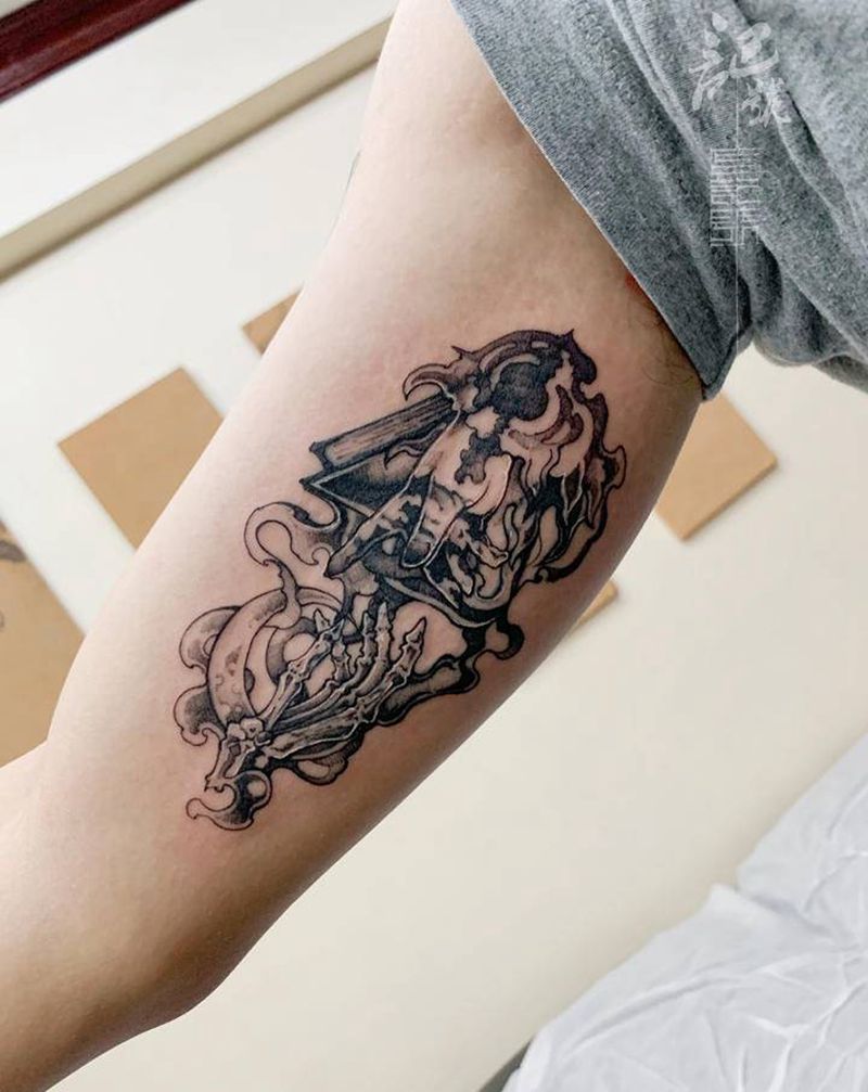 遮盖纹身图片_腰部手臂点刺纹身图案