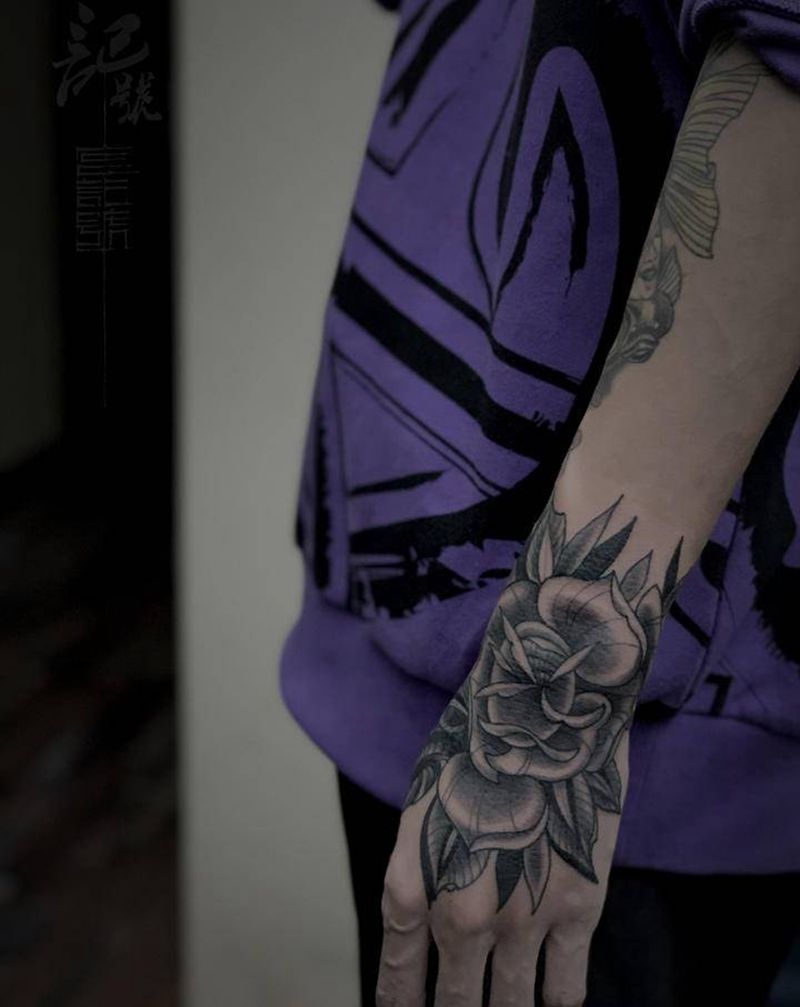 花手,遮盖作品纹身图片_手臂腿部New School纹身图案