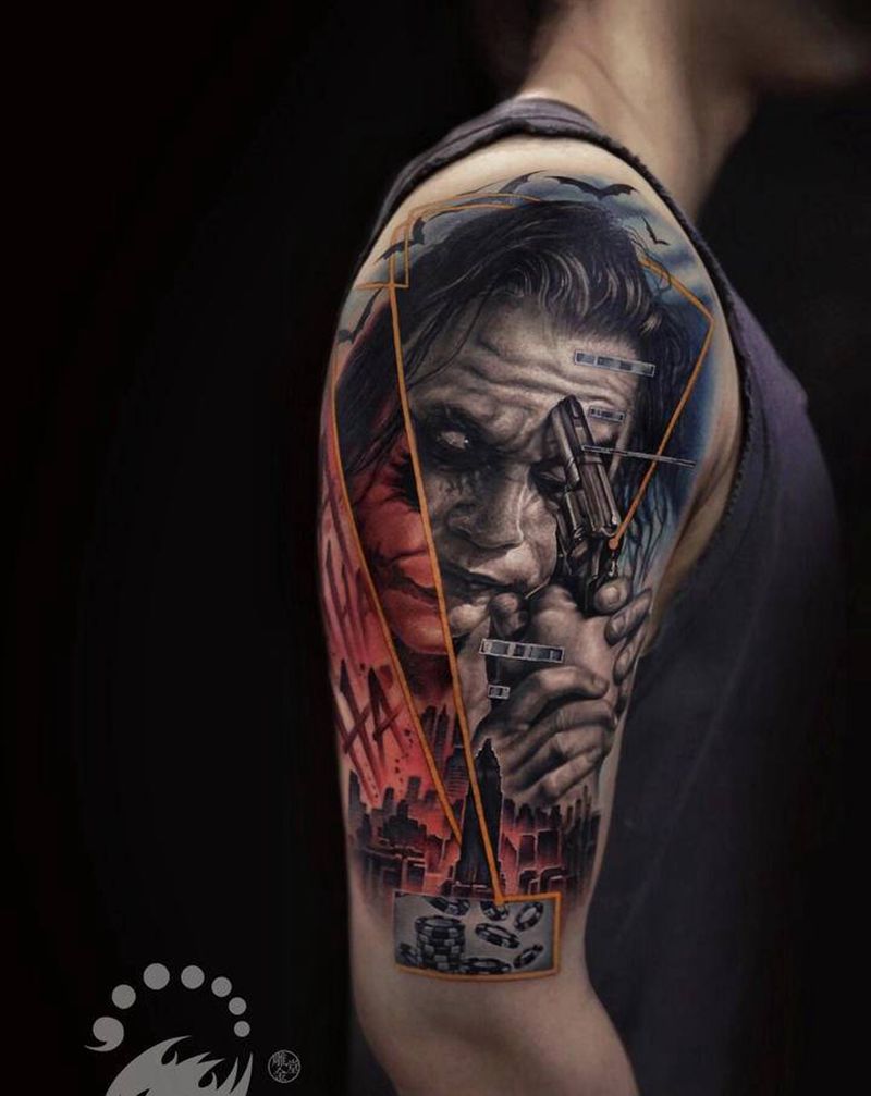 小丑纹身图片_手臂肩部欧美写实几何纹身图案