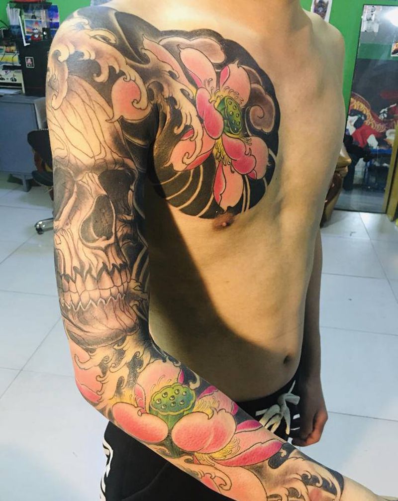 骷髅荷花纹身图片_手臂纹身图案
