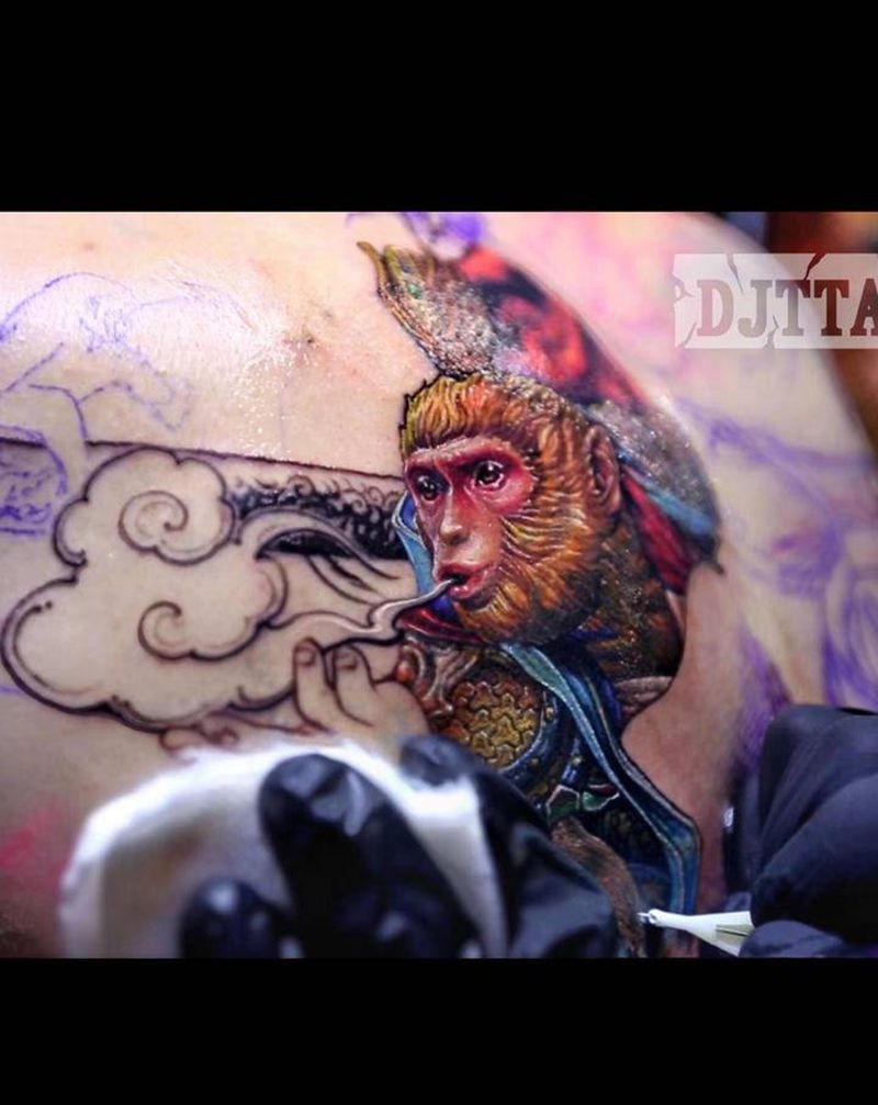 齐天大圣纹身图片_背部肩部欧美写实几何纹身图案