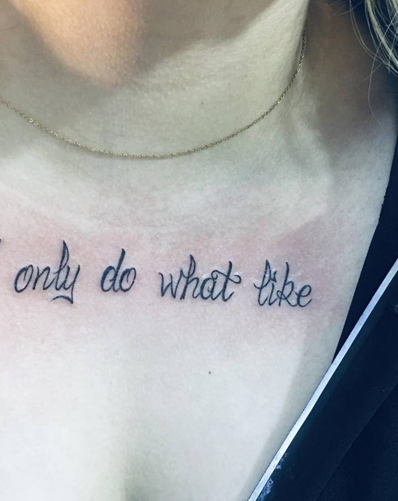 英文纹身图片_胸部纹身图案