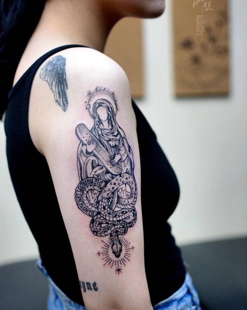 个性耶稣纹身图片_腰部腿部几何点刺纹身图案