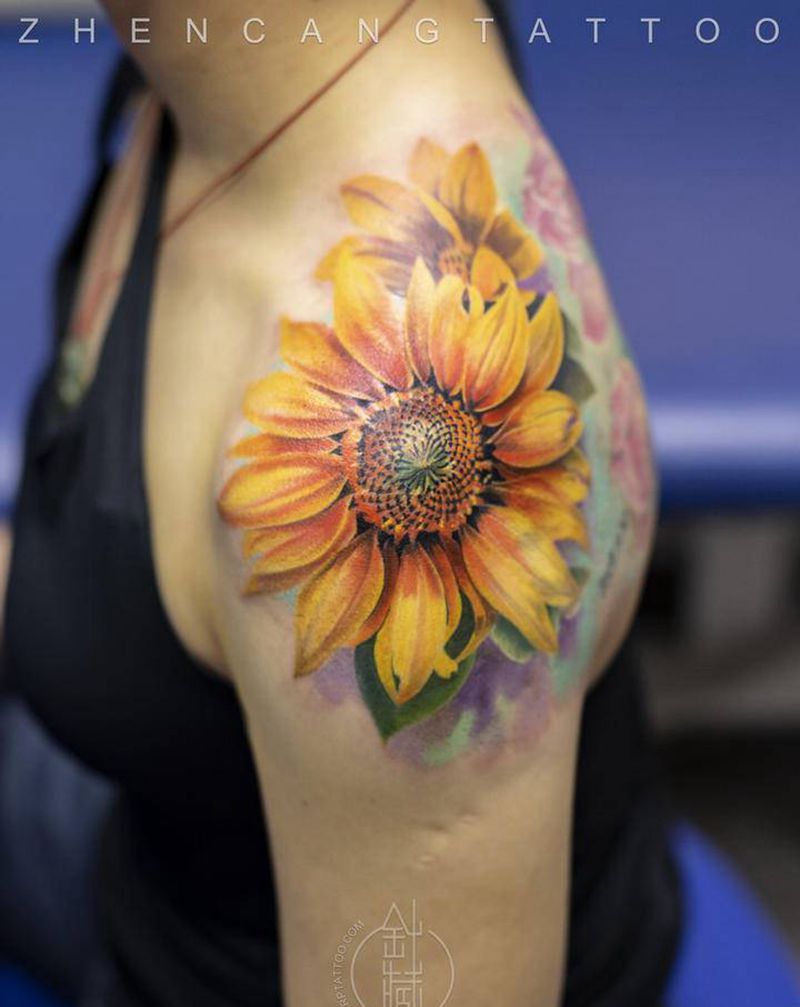 花开向阳 | 针藏刺青 ·邵钢纹身图片_肩部欧美写实针藏邵钢纹身图案