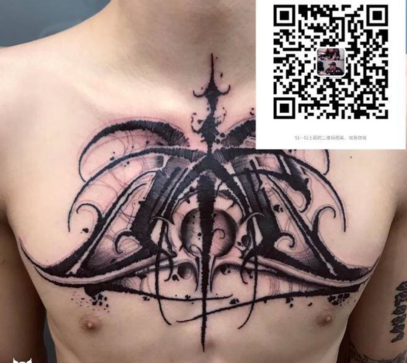 花体纹身图片_胸部花体字纹身图案