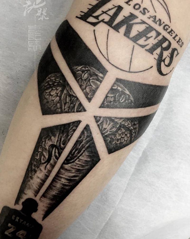 致敬科比纹身图片_手臂腿部欧美写实New School纹身图案