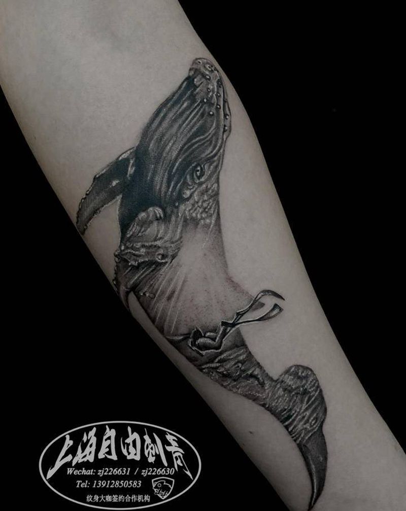 鲸纹身图片_手臂欧美写实鲸纹身图案