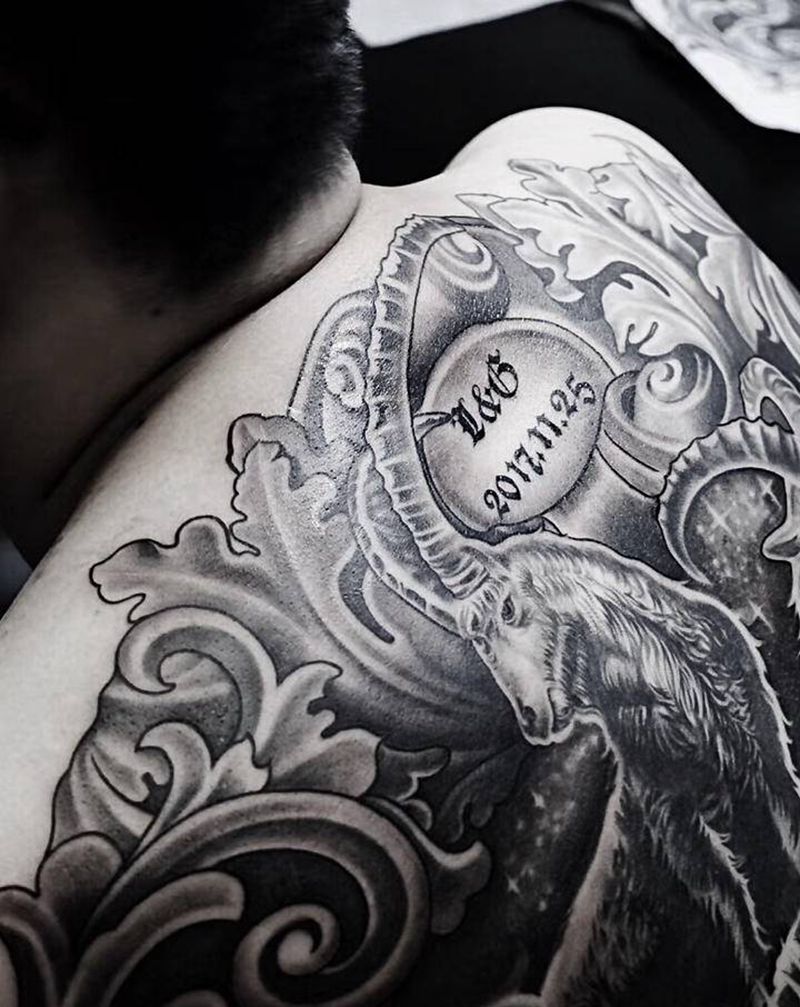 .纹身图片_背部欧美写实巴洛克纹身图案