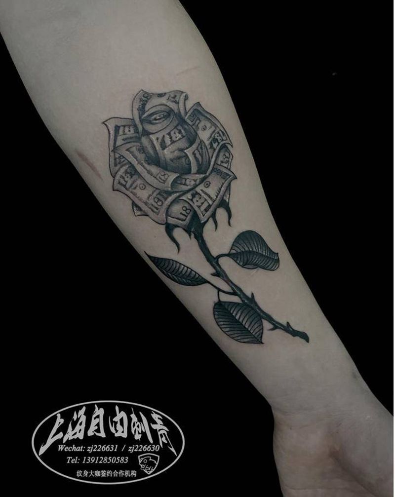 玫瑰纹身图片_手臂欧美写实玫瑰美钞纹身图案