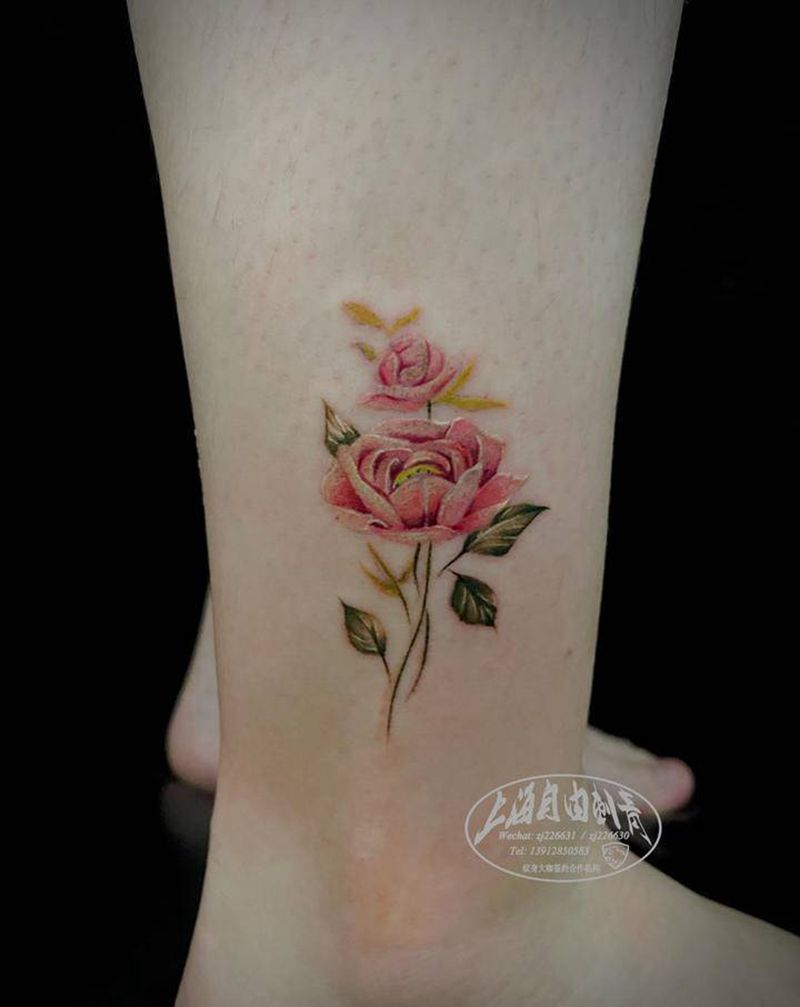 花纹身图片_腿部水彩水墨花纹身图案