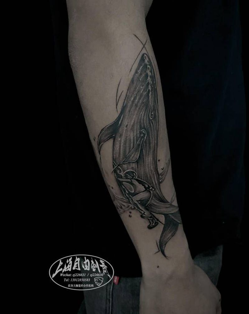 鲸鱼纹身图片_手臂欧美写实鲸鱼纹身图案
