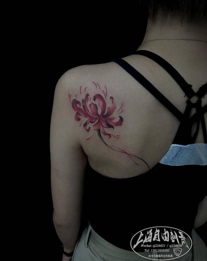 彼岸花纹身图片_背部水墨水彩彼岸花纹身图案