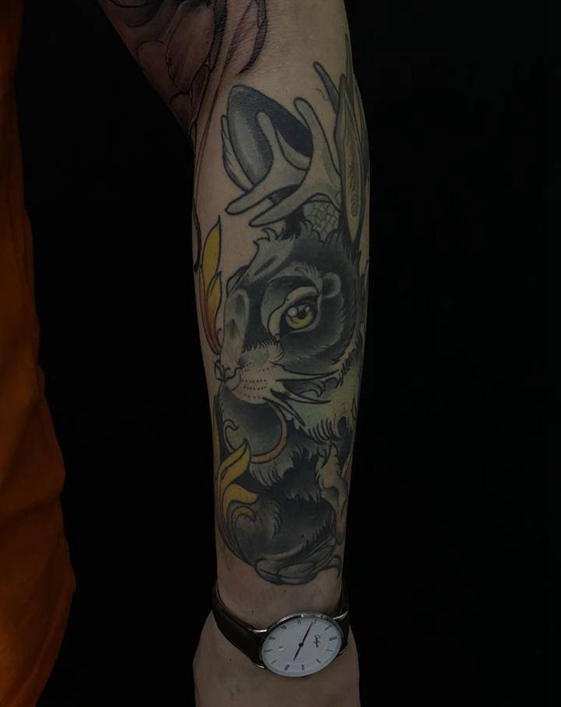 恢复一年后的兔子纹身图片_手臂欧美写实 兔子纹身图案