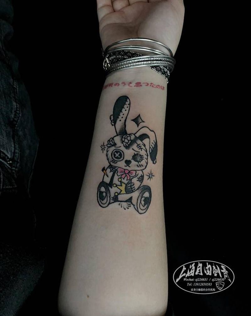 兔子纹身图片_手臂兔子纹身图案