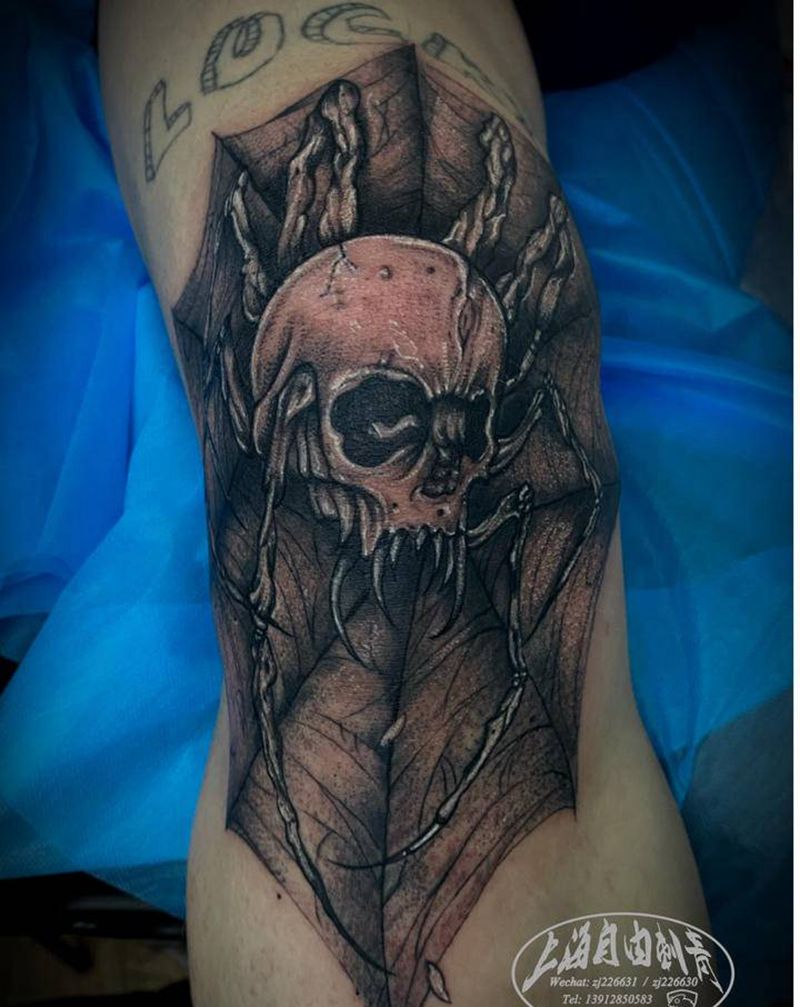 骷髅蜘蛛纹身图片_腿部欧美写实蜘蛛纹身图案