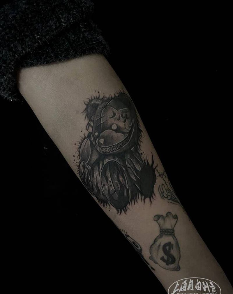 熊纹身图片_手臂欧美写实熊纹身图案