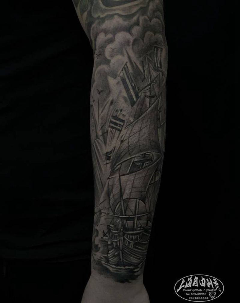 帆船纹身图片_手臂欧美写实帆船纹身图案