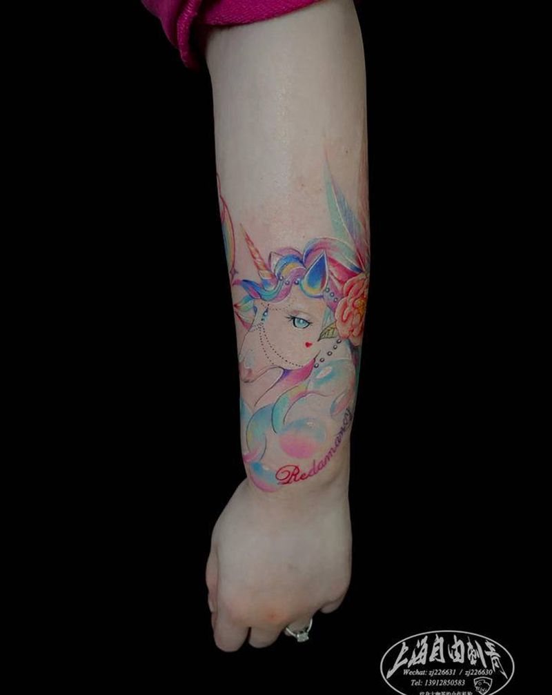 独角兽纹身图片_手臂水彩水墨独角兽纹身图案