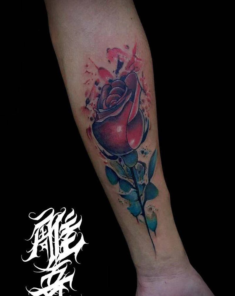 玫瑰纹身图片_手部水墨纹身图案
