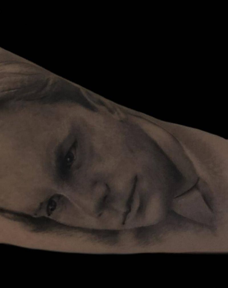 素描纹身图片_手臂纹身图案