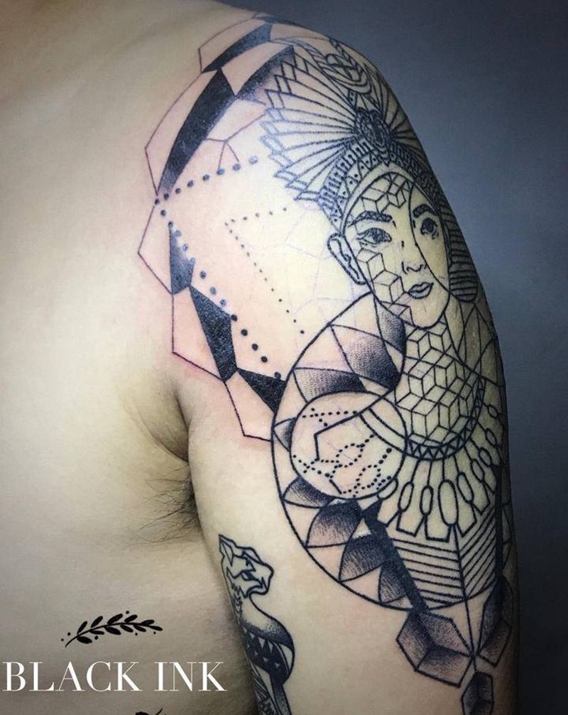 几何包大臂 未完成纹身图片_手臂几何点刺纹身图案