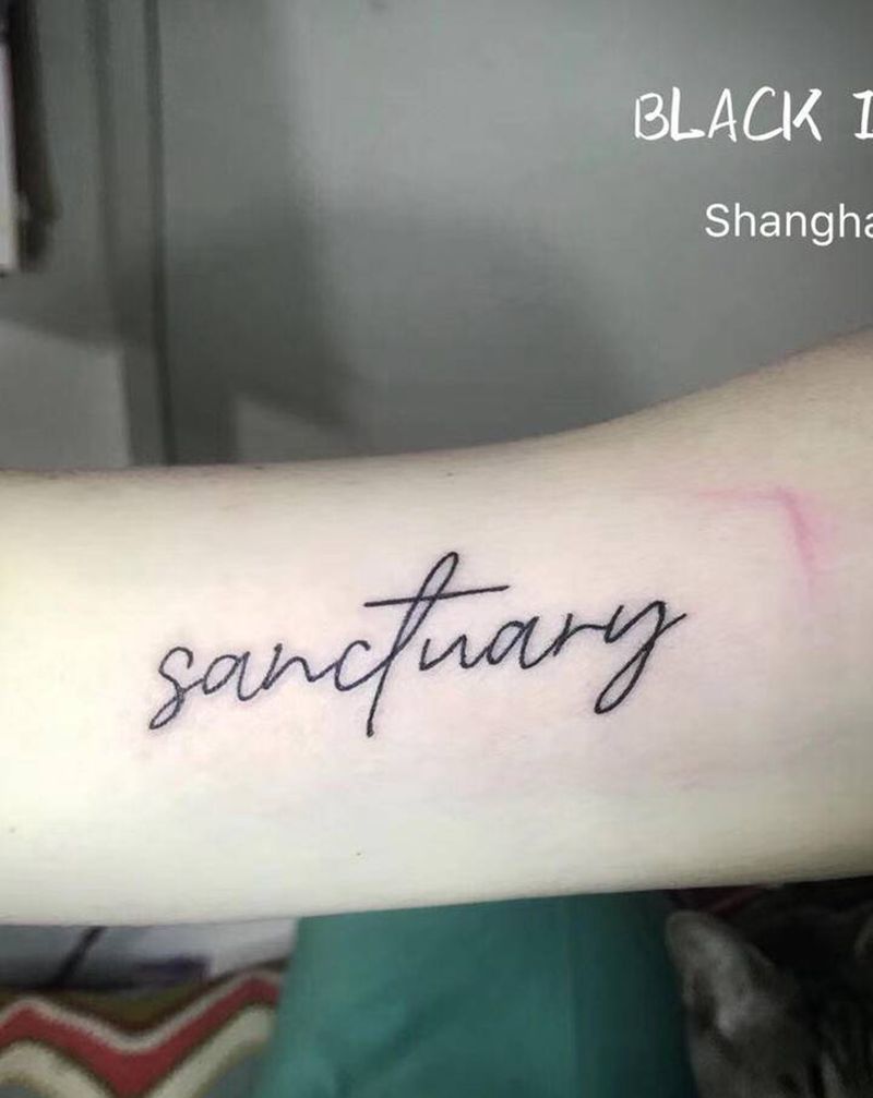 英文小图纹身图片_手臂花体字纹身图案