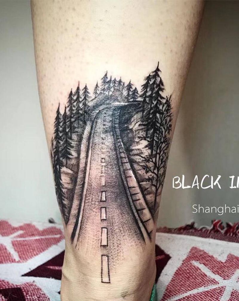 素描遮盖纹身图片_腿部欧美写实纹身图案