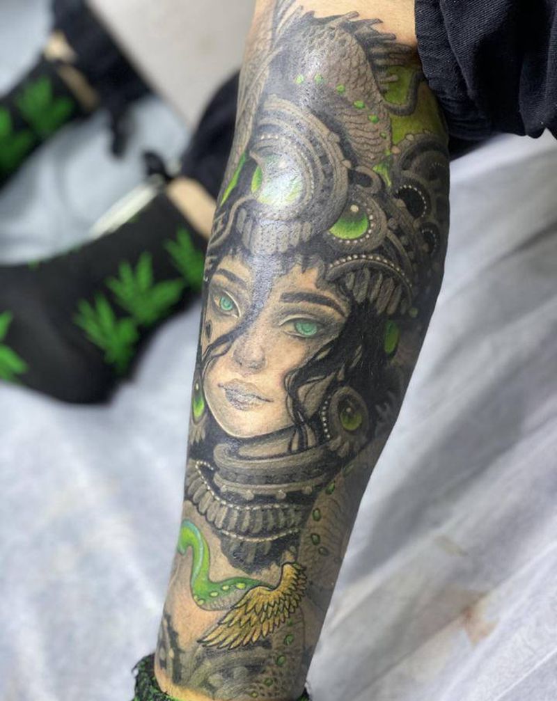 涂鸦风格纹身图片_腿部纹身图案