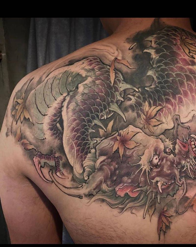 新传统，半背龙遮盖纹身图片_背部新传统纹身图案