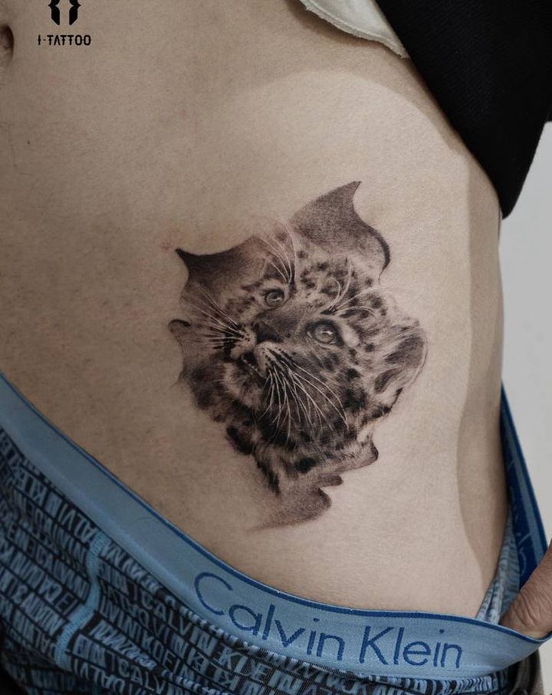 小豹子纹身图片_腹部腰部欧美写实纹身图案