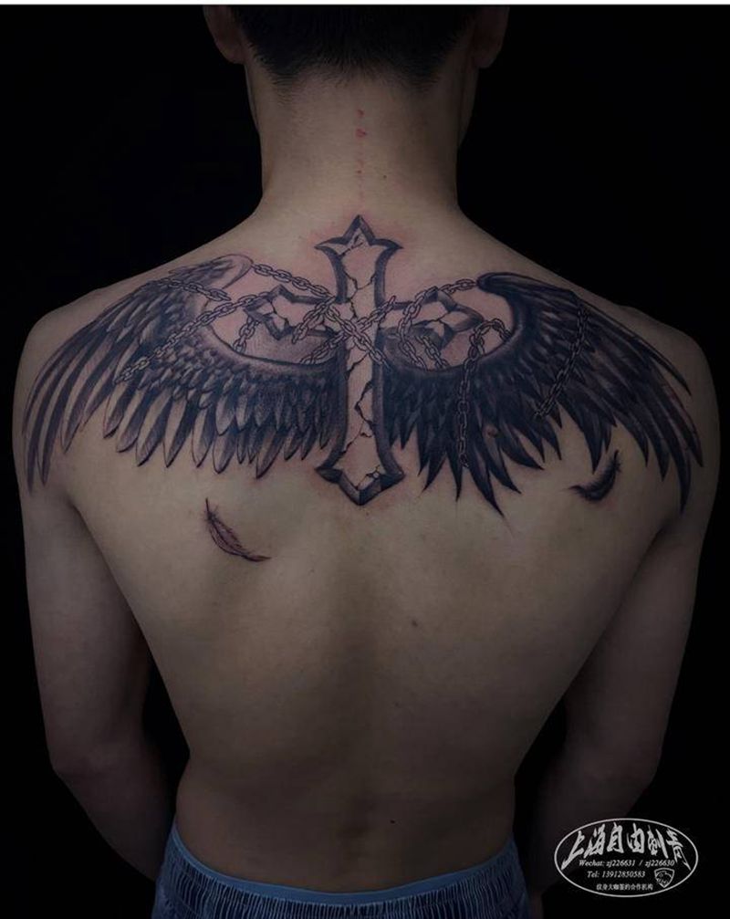 天使与恶魔纹身图片_背部老传统纹身图案