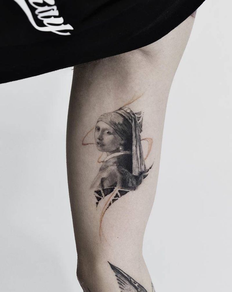 《带珍珠耳环的少女》纹身图片_手臂欧美写实纹身图案