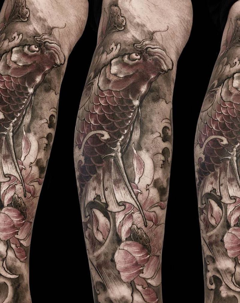 传统鱼纹身图片_腿部新传统纹身图案