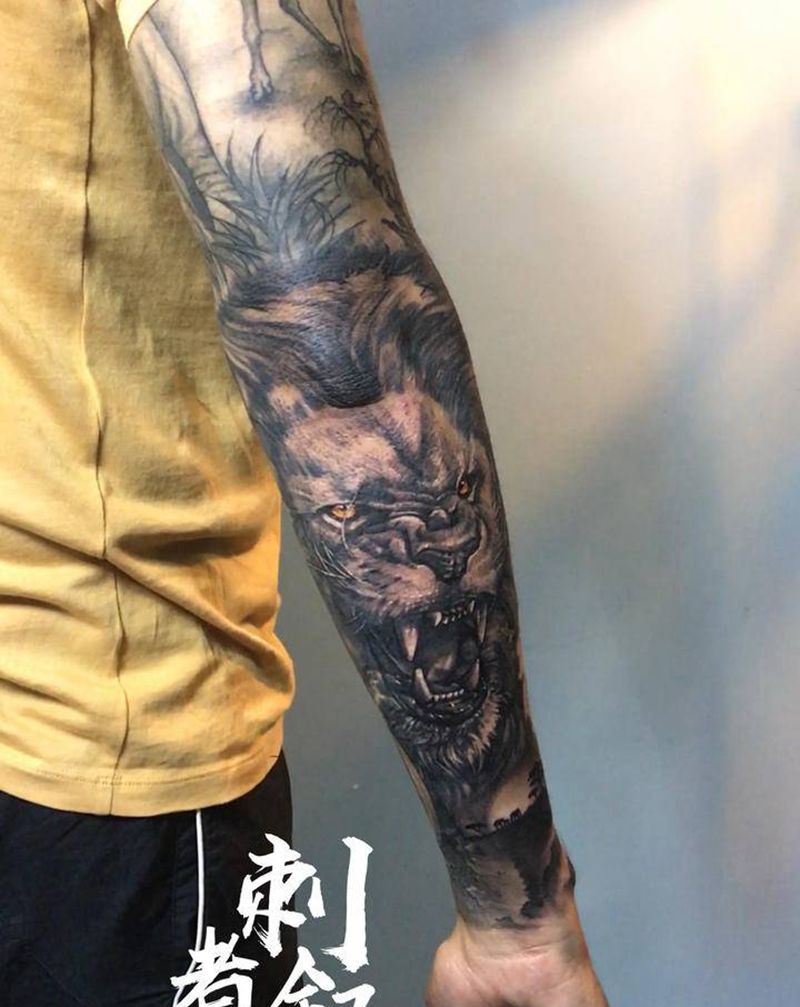 狮子纹身图片_手臂纹身图案