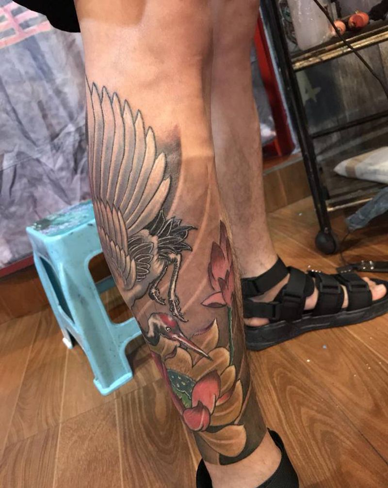 鹤纹身图片_腿部新传统纹身图案