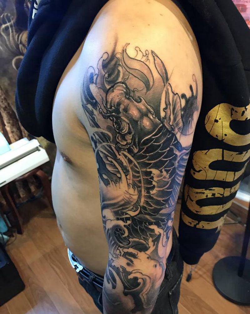 鲤鱼小臂非本人作品纹身图片_手臂新传统纹身图案