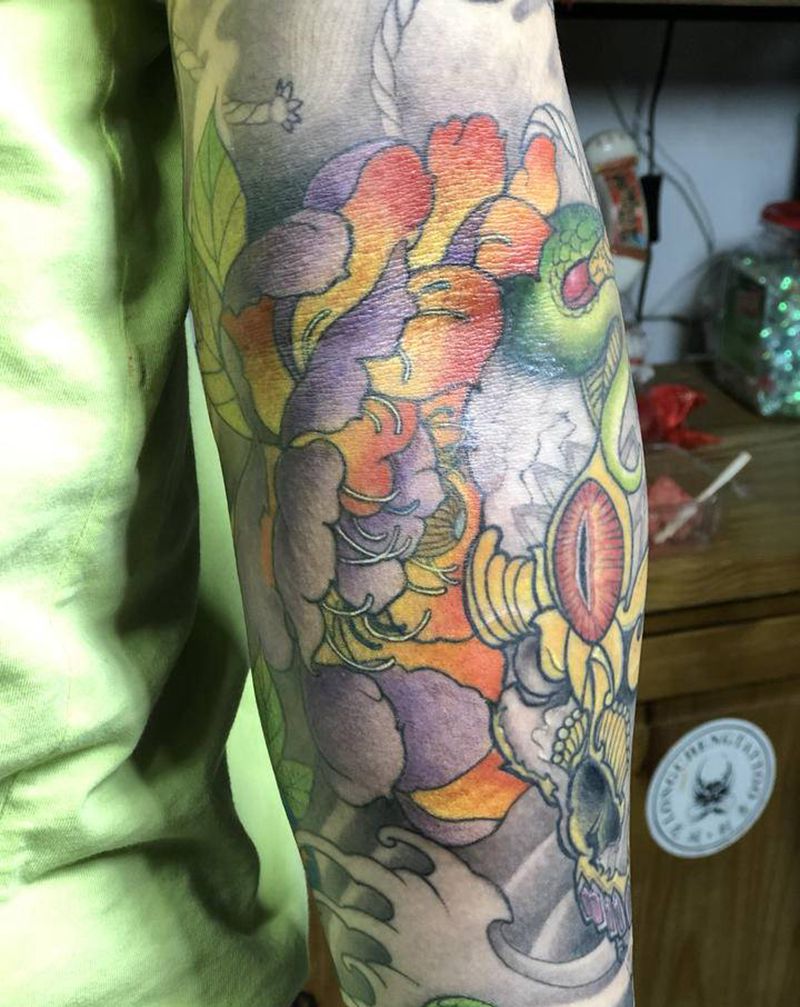 花臂局部纹身图片_手臂新传统纹身图案
