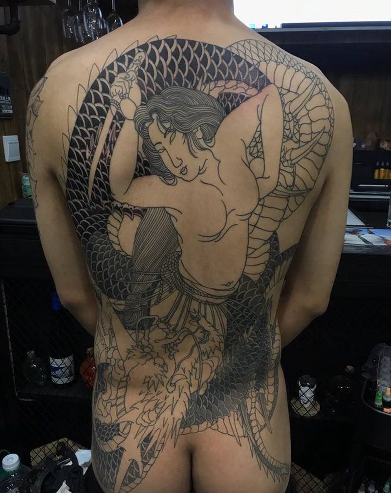 龙宫玉取姫。记录纹身图片_背部腰部老传统纹身图案