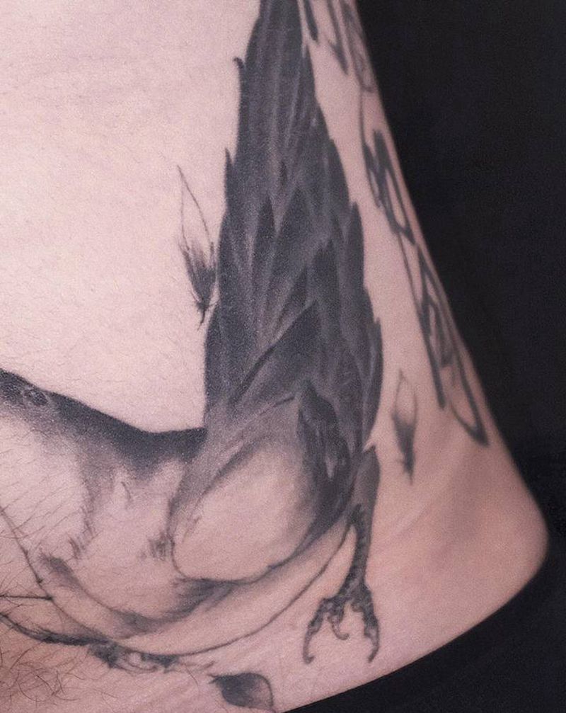 恢复纹身图片_腹部新传统雀纹身图案