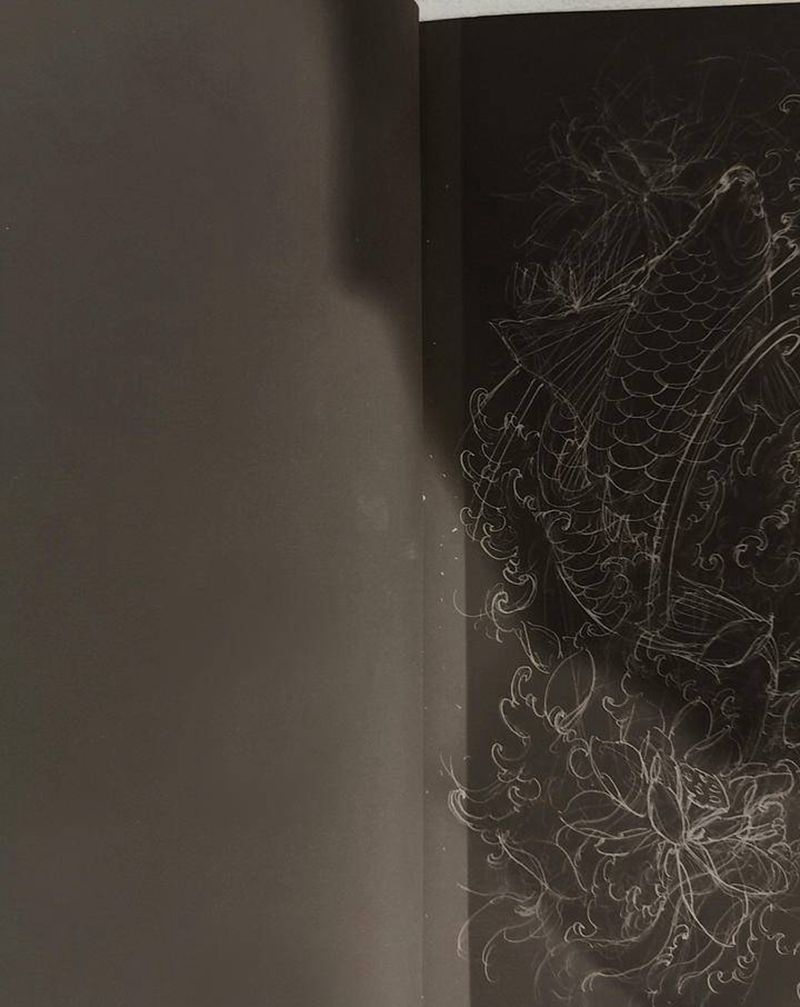 鲤纹身图片_手臂新传统纹身图案