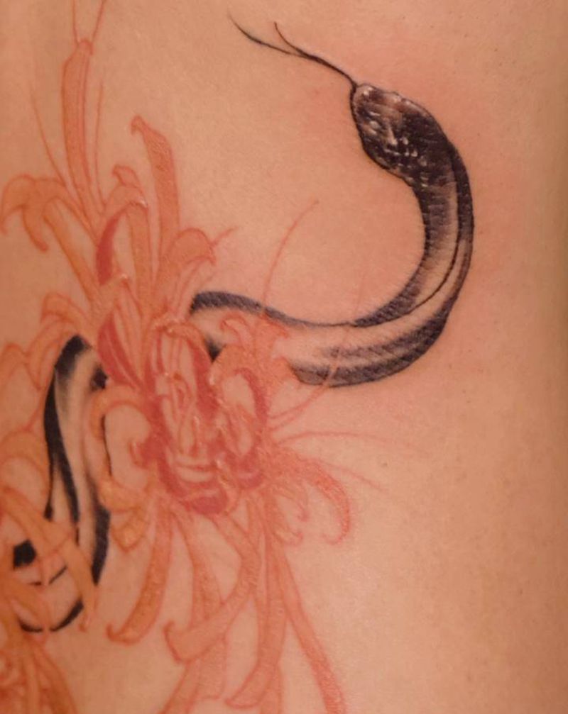 阶段纹身图片_腰部新传统纹身图案